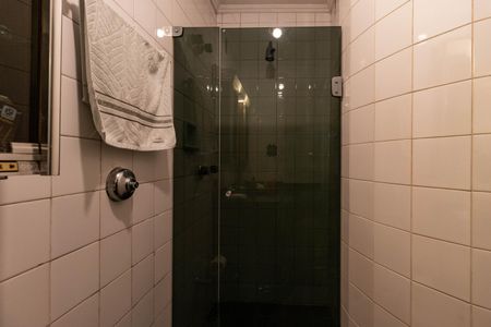 Casa à venda com 350m², 4 quartos e 4 vagasEdícula - Banheiro da Suíte 