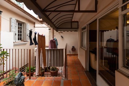 Casa à venda com 350m², 4 quartos e 4 vagasEdícula - Varanda