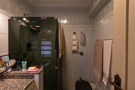 Casa à venda com 350m², 4 quartos e 4 vagasBanheiro da Suíte 1