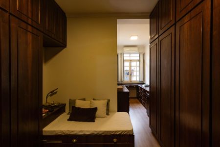 Casa à venda com 350m², 4 quartos e 4 vagasQuarto