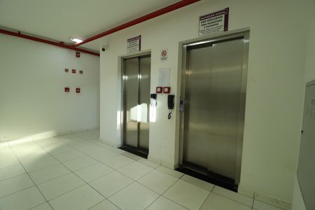 Apartamento para alugar com 58m², 2 quartos e 1 vagaElevadores