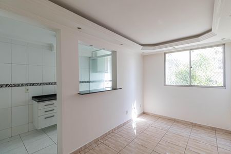 Sala/Cozinha/Área de Serviço  de apartamento para alugar com 2 quartos, 44m² em Jardim Santa Teresinha, São Paulo