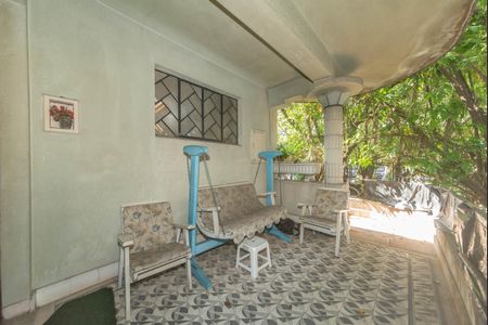 Casa para alugar com 173m², 7 quartos e 3 vagasQuintal - Garagem