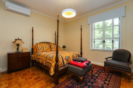 Casa à venda com 1050m², 4 quartos e 6 vagas Casa à venda com 1050m², 4 quartos e 6 vagasSuíte 1