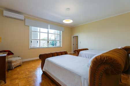 Casa à venda com 1050m², 4 quartos e 6 vagas Casa à venda com 1050m², 4 quartos e 6 vagasSuíte 2