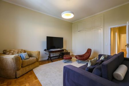 Casa à venda com 1050m², 4 quartos e 6 vagas Casa à venda com 1050m², 4 quartos e 6 vagasSuíte Americana 2