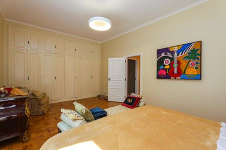 Casa à venda com 1050m², 4 quartos e 6 vagas Casa à venda com 1050m², 4 quartos e 6 vagasSuíte Americana