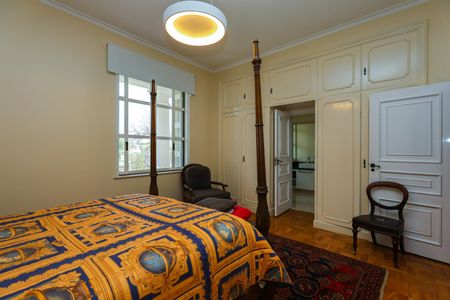 Casa à venda com 1050m², 4 quartos e 6 vagas Casa à venda com 1050m², 4 quartos e 6 vagasSuíte 1