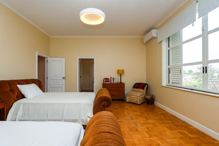 Casa à venda com 1050m², 4 quartos e 6 vagas Casa à venda com 1050m², 4 quartos e 6 vagasSuíte 2