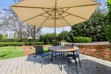 Casa à venda com 1050m², 4 quartos e 6 vagas Casa à venda com 1050m², 4 quartos e 6 vagasÁrea externa