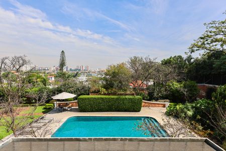 Casa à venda com 1050m², 4 quartos e 6 vagas Casa à venda com 1050m², 4 quartos e 6 vagasVista da Suíte 2