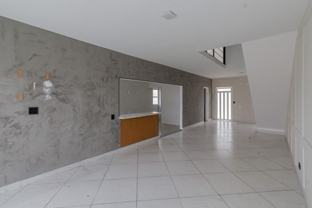 Sala de casa de condomínio para alugar com 4 quartos, 270m² em Planalto Paulista, São Paulo