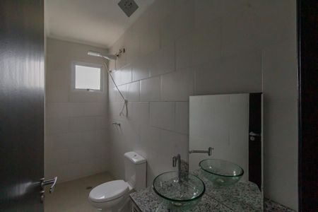 Casa de condomínio para alugar com 270m², 4 quartos e 3 vagasBanheiro