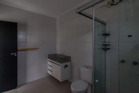 Casa de condomínio para alugar com 270m², 4 quartos e 3 vagasBanheiro da Suíte 1