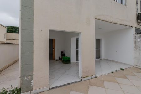 Casa de condomínio para alugar com 270m², 4 quartos e 3 vagasQuintal