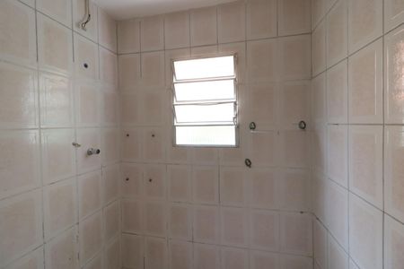 Banheiro de casa para alugar com 2 quartos, 80m² em Quitaúna, Osasco