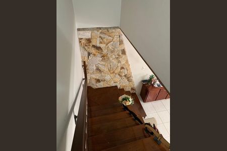 Escada de casa à venda com 3 quartos, 217m² em Santa Maria, São Caetano do Sul