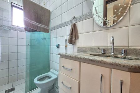 Casa à venda com 289m², 4 quartos e 3 vagas Casa à venda com 289m², 4 quartos e 3 vagasBanheiro