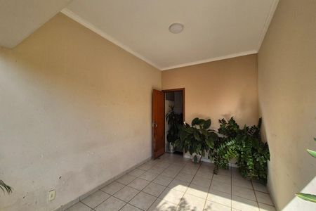 Casa à venda com 289m², 4 quartos e 3 vagas Casa à venda com 289m², 4 quartos e 3 vagasGaragem