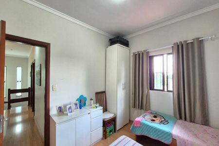 Casa à venda com 289m², 4 quartos e 3 vagas Casa à venda com 289m², 4 quartos e 3 vagasQuarto 3