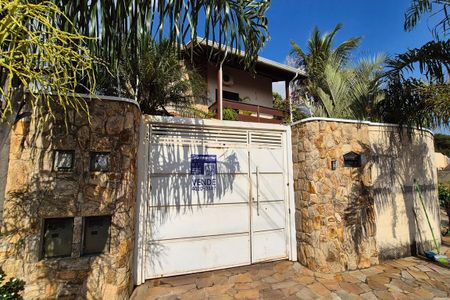 Casa à venda com 289m², 4 quartos e 3 vagas Casa à venda com 289m², 4 quartos e 3 vagasFachada do Prédio