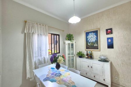 Casa à venda com 289m², 4 quartos e 3 vagas Casa à venda com 289m², 4 quartos e 3 vagasSala de Jantar
