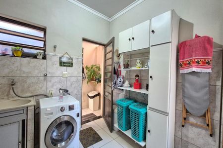 Casa à venda com 289m², 4 quartos e 3 vagas Casa à venda com 289m², 4 quartos e 3 vagasÁrea de Serviço