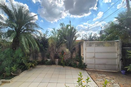 Casa à venda com 289m², 4 quartos e 3 vagas Casa à venda com 289m², 4 quartos e 3 vagasVista da Sala