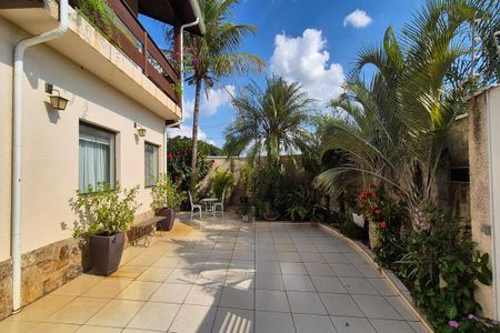 Casa à venda com 289m², 4 quartos e 3 vagas Casa à venda com 289m², 4 quartos e 3 vagasGaragem