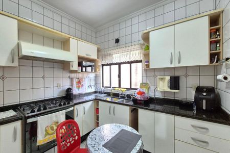 Casa à venda com 289m², 4 quartos e 3 vagas Casa à venda com 289m², 4 quartos e 3 vagasCozinha