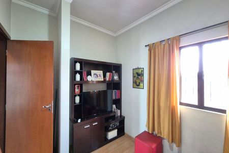 Casa à venda com 289m², 4 quartos e 3 vagas Casa à venda com 289m², 4 quartos e 3 vagasQuarto 1