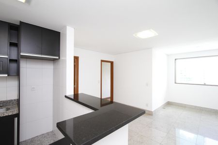 Sala de apartamento à venda com 2 quartos, 94m² em Belvedere, Belo Horizonte
