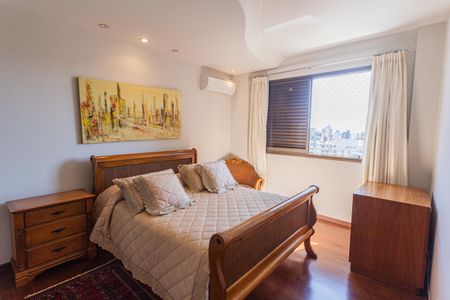 Apartamento à venda com 200m², 4 quartos e 4 vagasSuíte 1