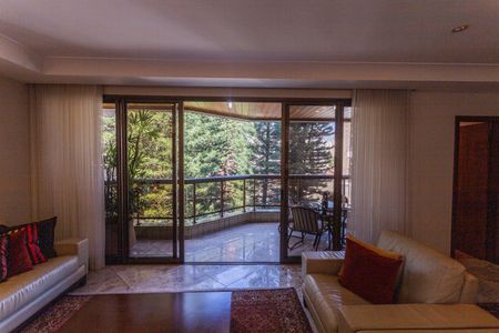 Apartamento à venda com 200m², 4 quartos e 4 vagasVaranda na Sala 1