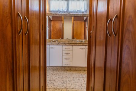 Apartamento à venda com 200m², 4 quartos e 4 vagasCloset da Suíte 1