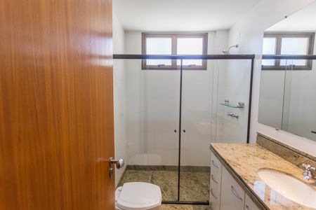 Apartamento à venda com 200m², 4 quartos e 4 vagasBanheiro Social