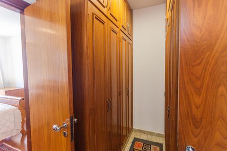 Apartamento à venda com 200m², 4 quartos e 4 vagasCloset da Suíte 1