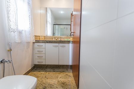 Apartamento à venda com 200m², 4 quartos e 4 vagasBanheiro da Suíte 2