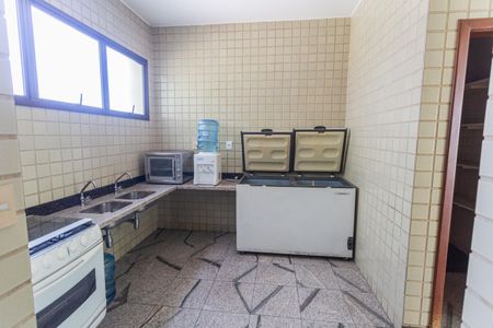 Apartamento à venda com 200m², 4 quartos e 4 vagasÁrea comum - Cozinha do Salão de festas