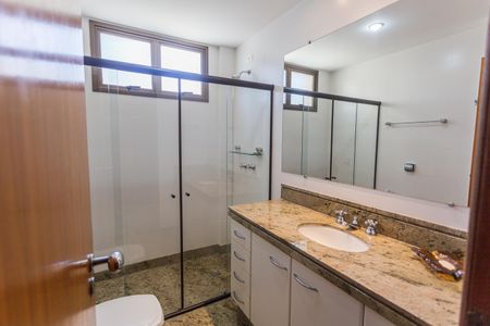 Apartamento à venda com 200m², 4 quartos e 4 vagasBanheiro Social