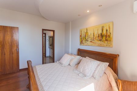 Apartamento à venda com 200m², 4 quartos e 4 vagasSuíte 1