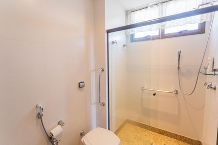 Apartamento à venda com 200m², 4 quartos e 4 vagasBanheiro da Suíte 1