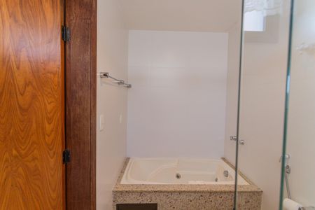 Apartamento à venda com 200m², 4 quartos e 4 vagasBanheiro da Suíte 1