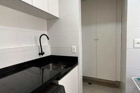 Apartamento para alugar com 107m², 2 quartos e 1 vagaÁrea de Serviço