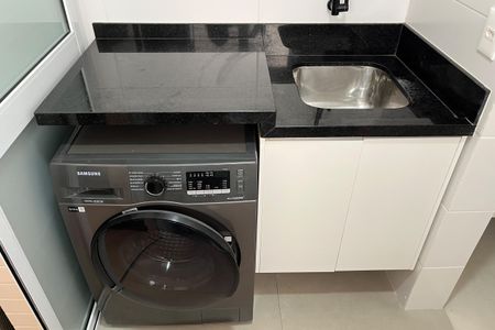 Apartamento para alugar com 107m², 2 quartos e 1 vagaÁrea de Serviço