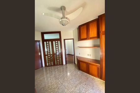 Casa para alugar com 3 quartos, 350m² em Osvaldo Rezende, Uberlândia
