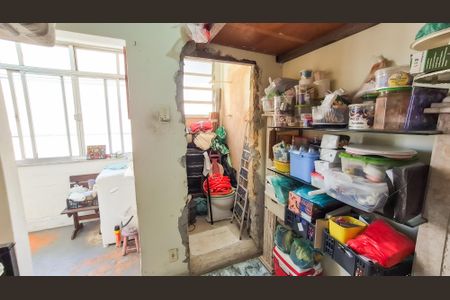 Apartamento à venda com 126m², 2 quartos e sem vagaQuarto e banheiro de serviço