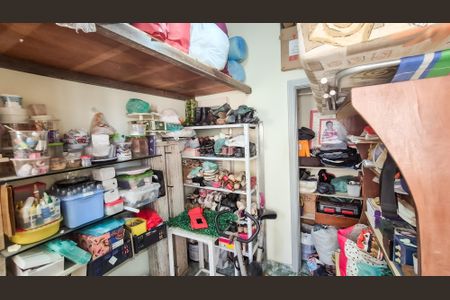 Apartamento à venda com 126m², 2 quartos e sem vagaQuarto e banheiro de serviço