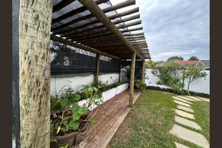 Casa de condomínio para alugar com 375m², 4 quartos e 4 vagasQuintal