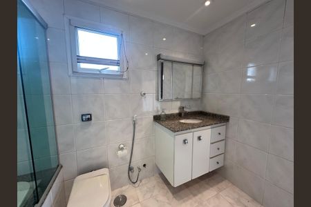 Casa de condomínio para alugar com 375m², 4 quartos e 4 vagasBanheiro da Suíte 4